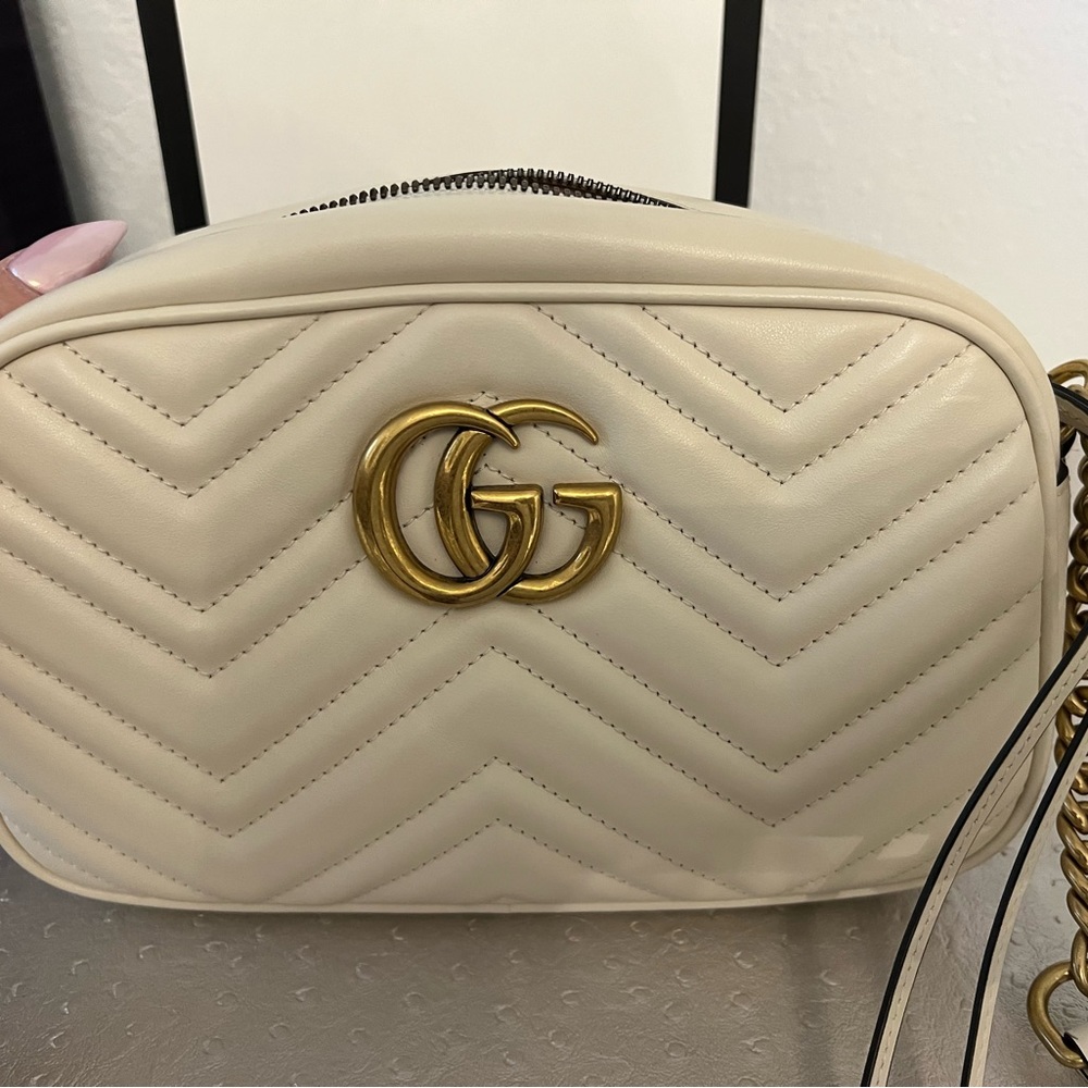 The small GG Marmont chain shoulder bag 100% Authentic